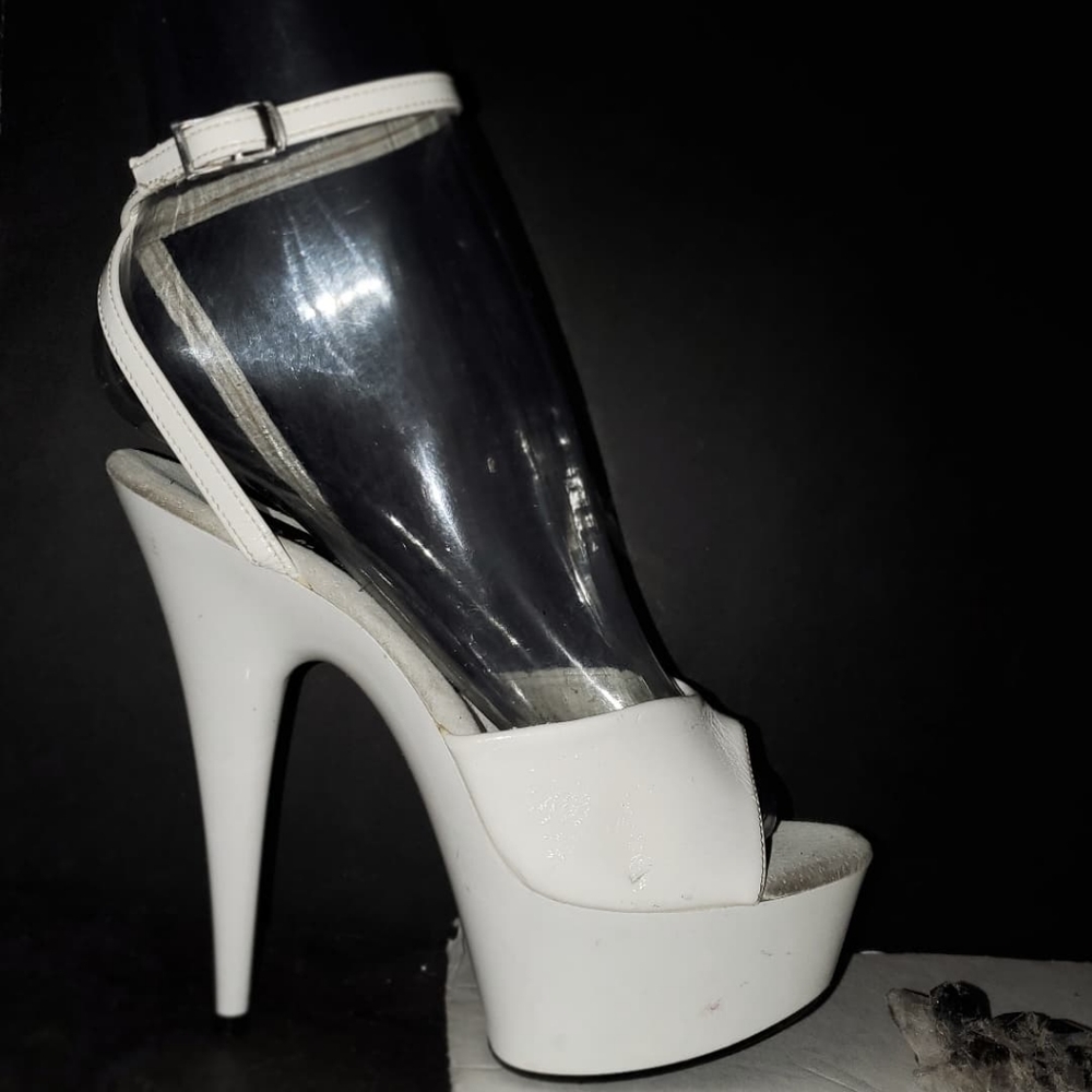 🤍EUC Worn 3x Y2K White Patent Leather Platform Heels Size 7 by Dallas Heights🤍